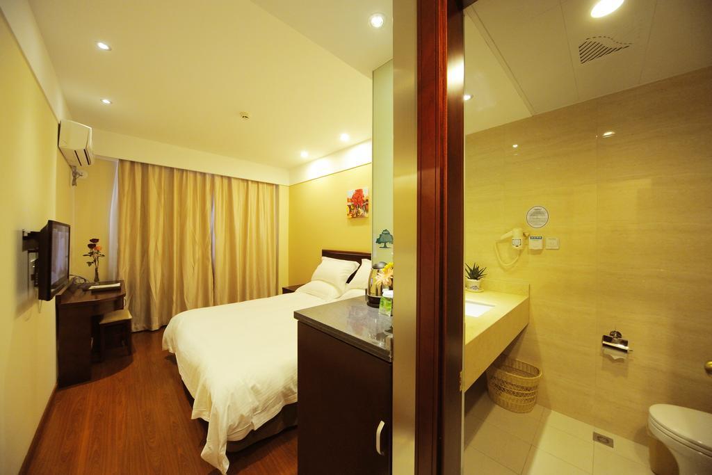 Greentree Inn Shanghai West Huaxia Road Metro Station Express Hotel Extérieur photo